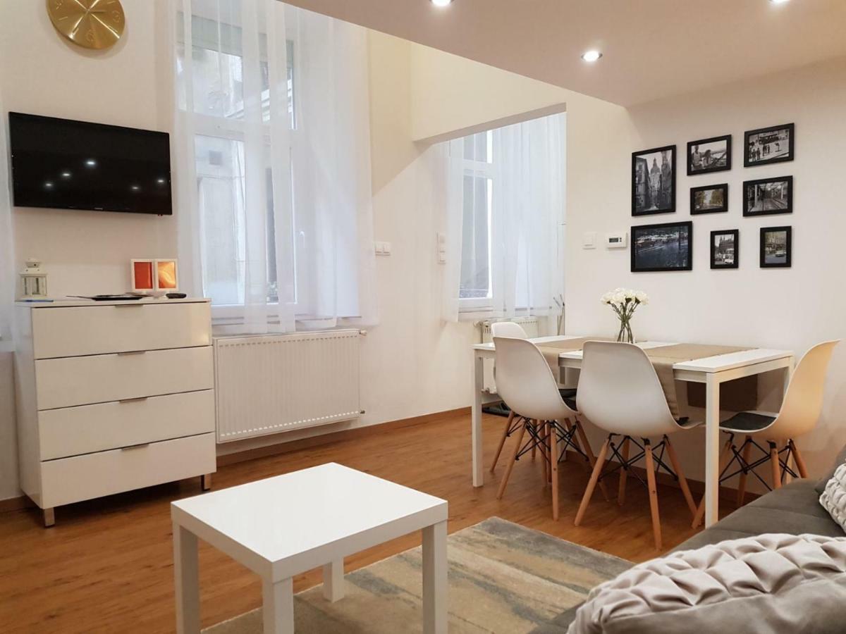 Renaissance Studio Apartment Budapest Exterior foto
